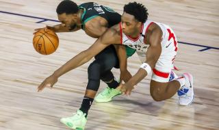 库里后场三分5连中 库里后场三分5连中