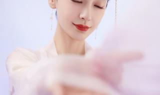 嫦娥飞天简笔画 嫦娥飞天简笔画