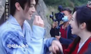 许凯景甜牵手手了 许凯景甜牵手手了