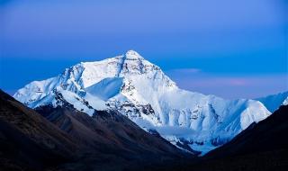 珠峰科考队成功登顶